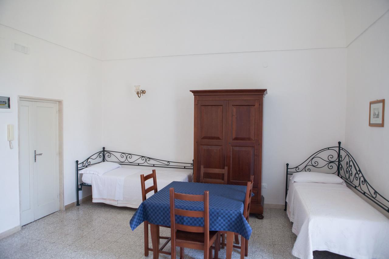 Albergo Lucy Trani Exterior foto