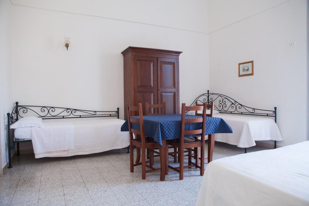 Albergo Lucy Trani Exterior foto