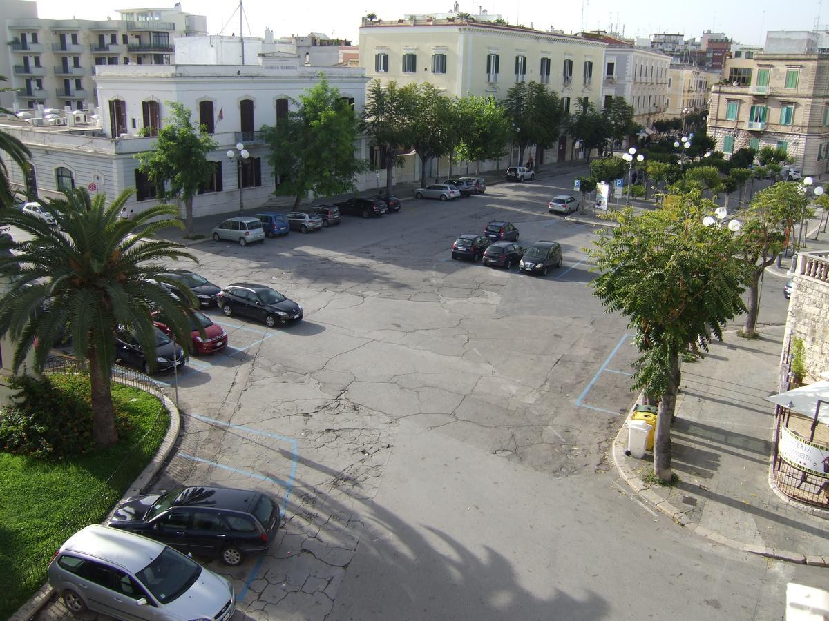 Albergo Lucy Trani Exterior foto